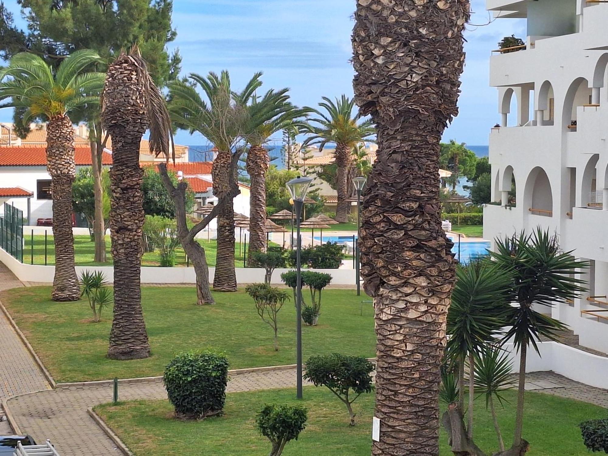 Palmeira Sol- 2 Bedrooms 300M From The Beach Ocean View Porches  Exterior photo